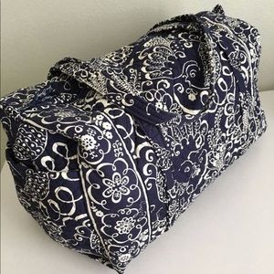 Vera Bradley Twirly Birds Print Navy Duffel